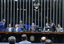 Adultização: Senado aprova projeto para proteger crianças em ambientes digitais