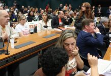 Movimentos sociais e entidades defendem fim da escala 6×1 na Câmara