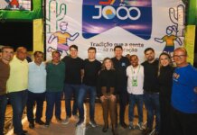 Prefeito Simão abre o Pra Sempre São João em noite de nostalgia e multidão na Avenida dos Tropeiros