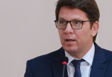 STF tenta ouvir Mário Frias sobre repasses a filme de Bolsonaro