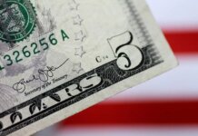 Dólar abre em alta após troca de ataques entre EUA e Irã