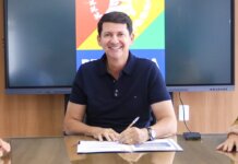 Prefeito Simão antecipa primeira parcela do 13º salário e movimenta R$ 32 milhões na economia de Petrolina