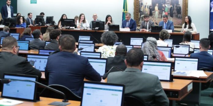 ccj_maioridade_penal.jpg