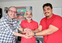 Ao lado de Fernando Dueire, Humberto recebe apoio do prefeito de Cabrobó