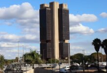 Economistas criticam usar corte de gastos para conter dívida pública