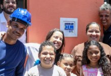 No Recife, governadora Raquel Lyra entrega 49 residências reformadas pelo programa Morar Bem Pernambuco