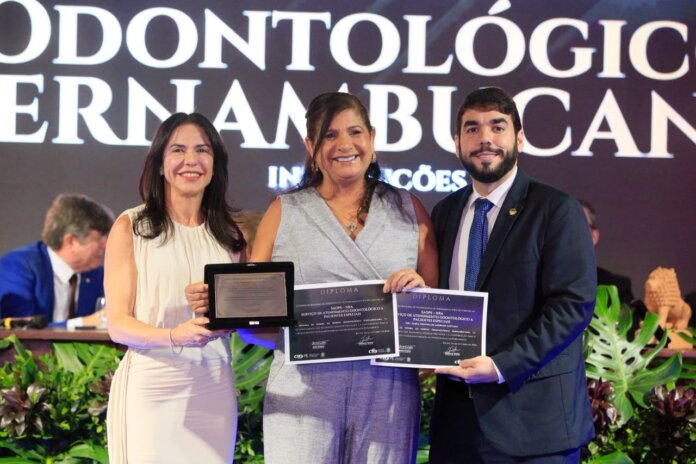 WhatsApp-Image-2026-10-28-at-13.54.23.jpeg SAOPE do HRA recebe Honra ao Mérito Odontológico Pernambucano