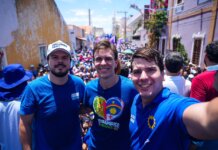Fernando Filho, Miguel e Antonio Coelho encerram campanha com grande carreata em Petrolina