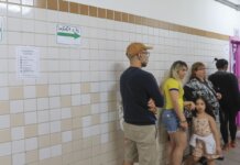 Mesmo com prorrogação, eleitores relatam que não conseguiram votar