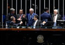 Fim da escala de trabalho 6×1 é aprovado em primeiro turno no Senado
